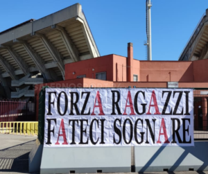 tifosi-salernitana-striscione