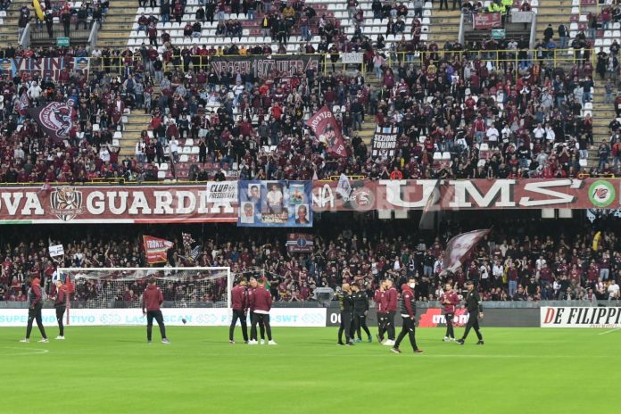 salernitana-napoli-curva-sud-siberiano