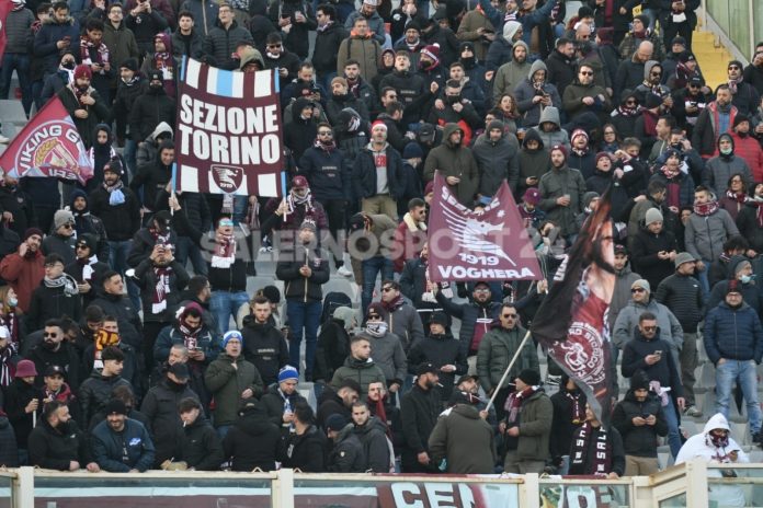 salernitana-tifosi-cessione