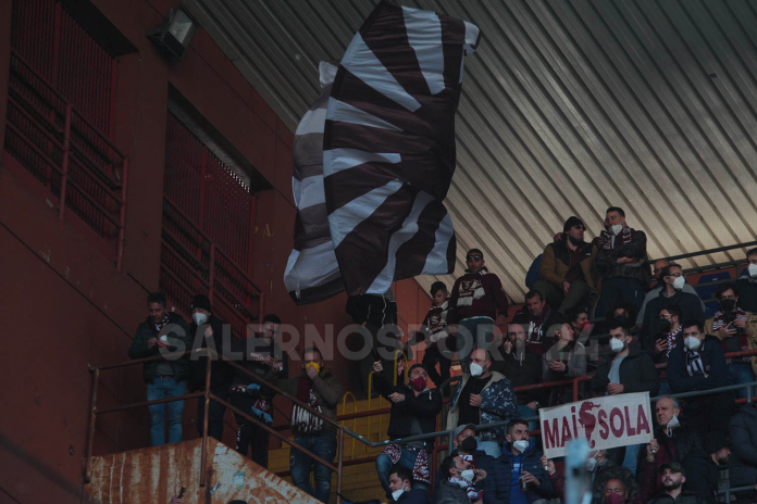 salernitana-tifosi