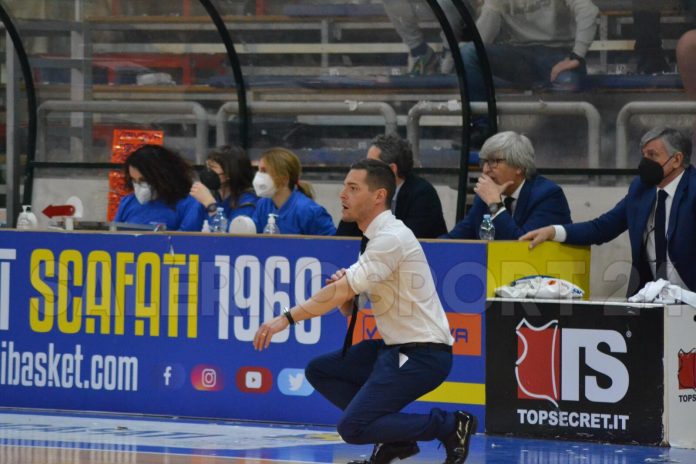 Coach-Rossi-Scafati