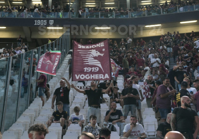 salernitana-tifosi