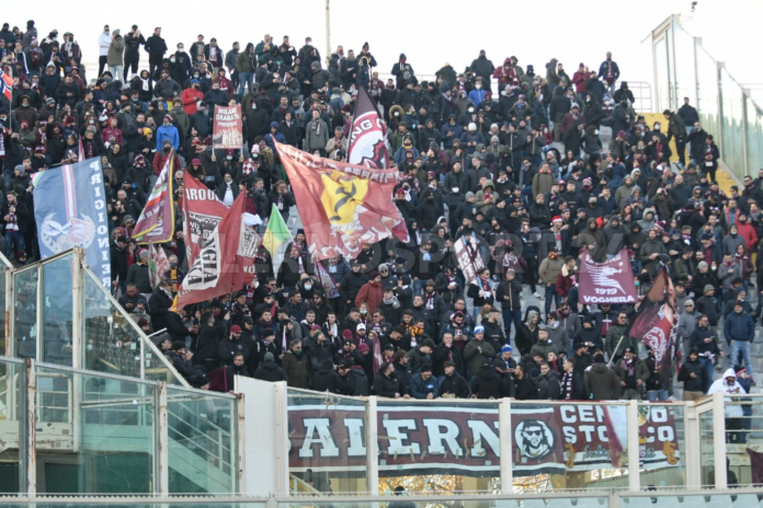 fiorentina-salernitana-tifosi